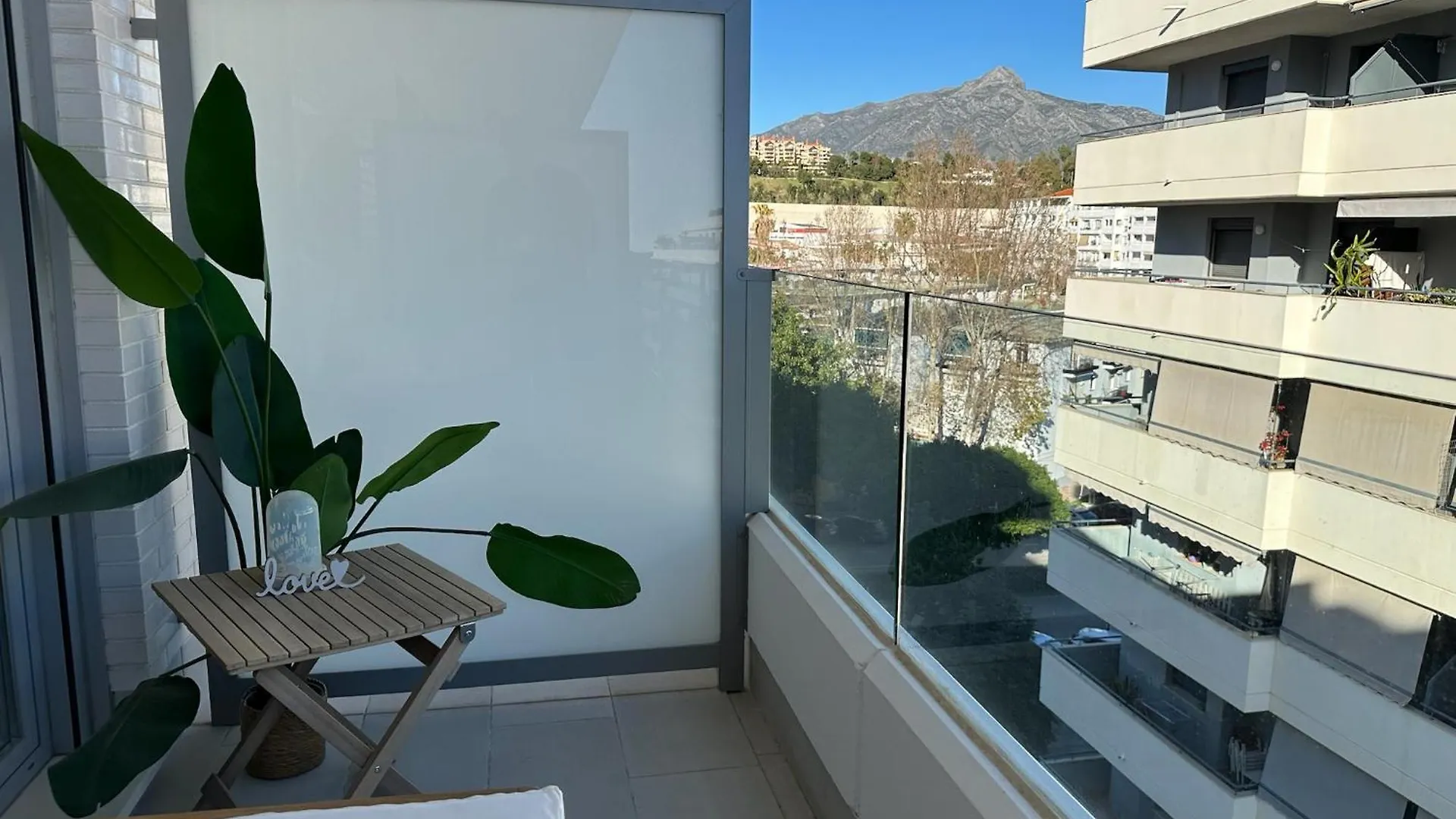 Ginkgo Marbella Apartment 0*,